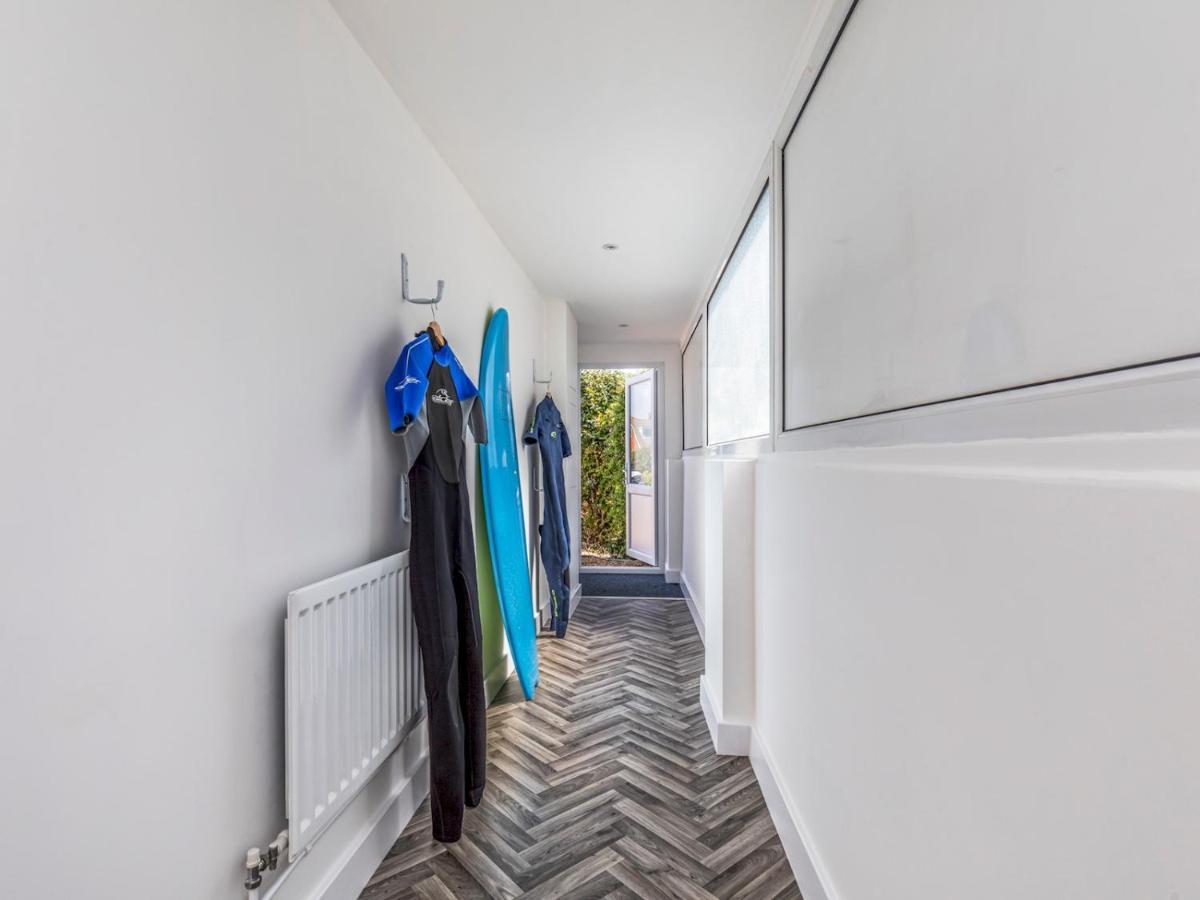 Pass The Keys Charming Chalet A Stones Throw From The Beach Chichester Esterno foto