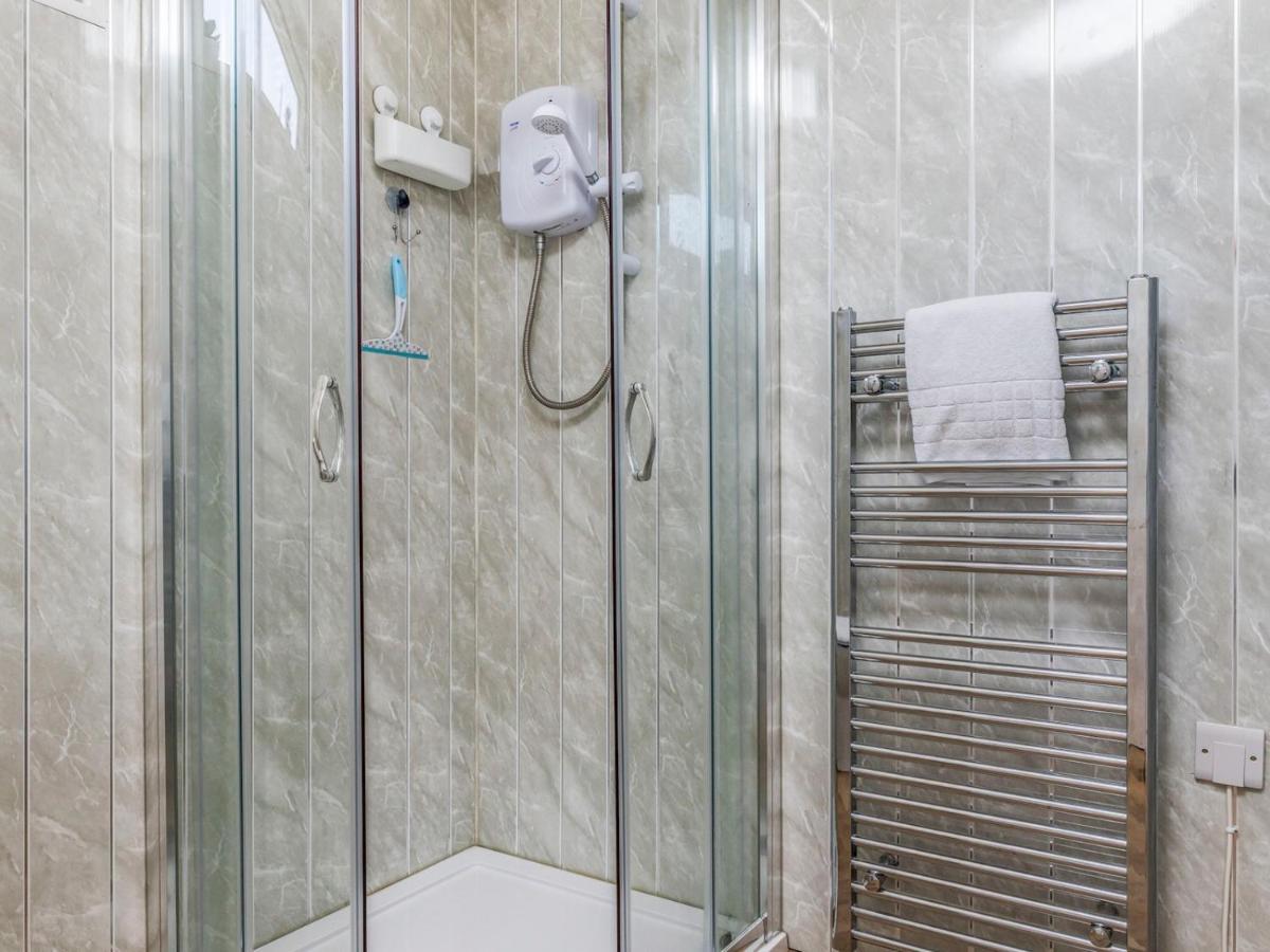 Pass The Keys Charming Chalet A Stones Throw From The Beach Chichester Esterno foto